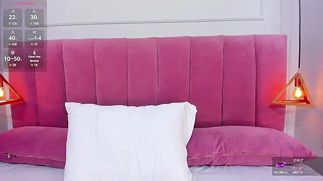 venusgreys1  online show from October 6, 12:00 pm