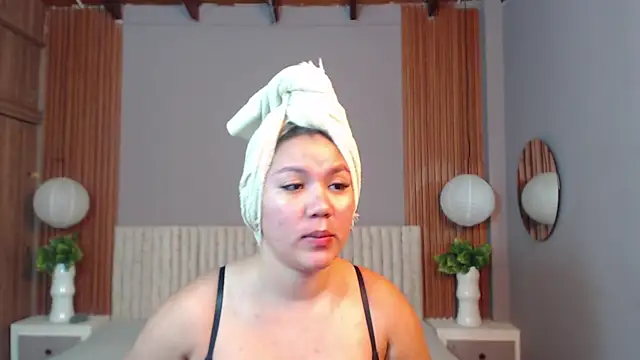 LyraMoon4 online show from October 4, 4:40 am