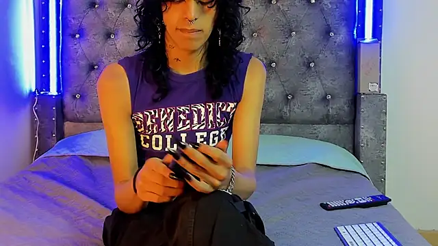 Andrew Dust online show from September 30, 7:19 pm