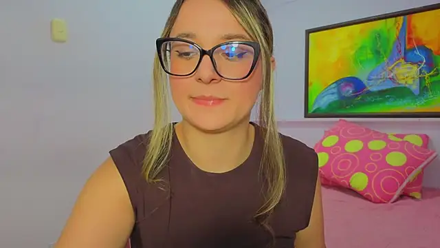 katiaa lovv online show from May 16, 7:35 pm