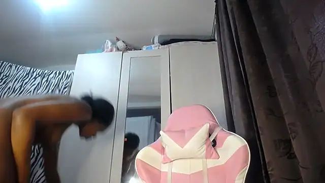 Nahomyyy online show from April 8, 11:34 am