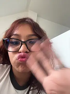 Mia Valmont online show from December 22, 9:07 pm