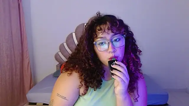 BlueeVelvet online show from September 28, 12:50 am