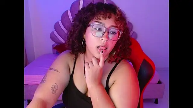 BlueeVelvet online show from September 25, 3:05 am