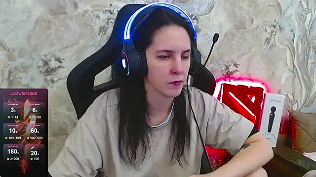 Irwi Tomboy online show from March 28, 3:55 pm