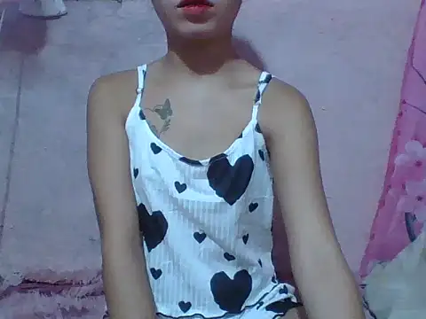 SweetPussie18x online show from May 26, 12:32 am