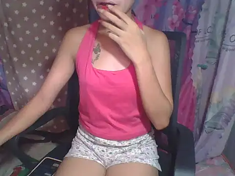 SweetPussie18x online show from May 14, 4:18 am