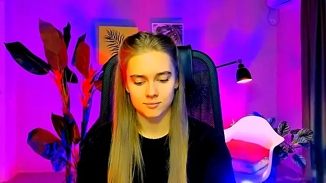 JuneWoods online show from December 1, 6:17 am