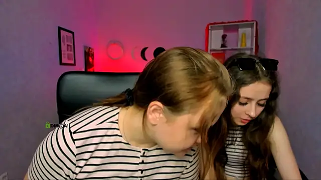 rebecca smile online show from May 22, 7:23 pm