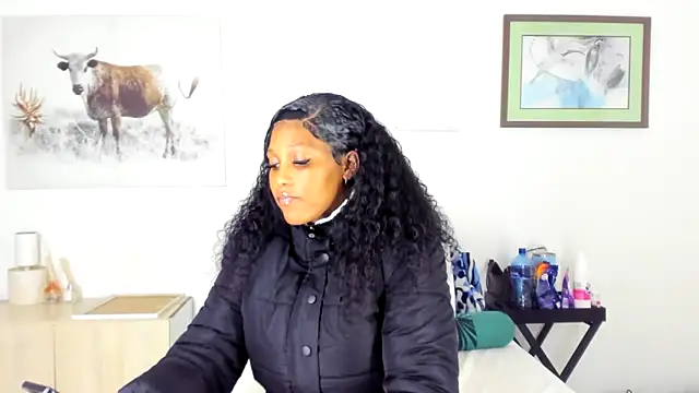 ConnieSmall24 online show from May 6, 1:42 am