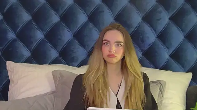 AnitaVenture online show from April 6, 4:46 am