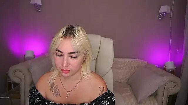 MariellaVi online show from October 1, 2:11 pm