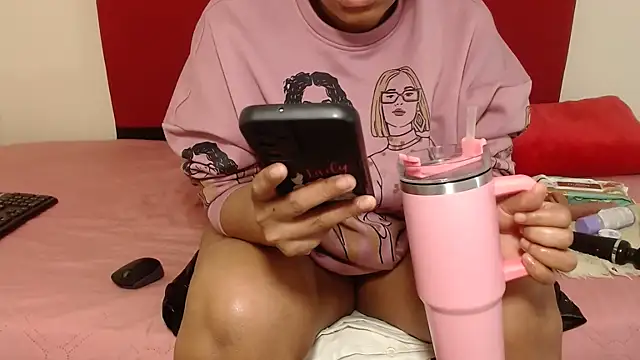 CurvyQueenx2 online show from May 18, 7:14 am