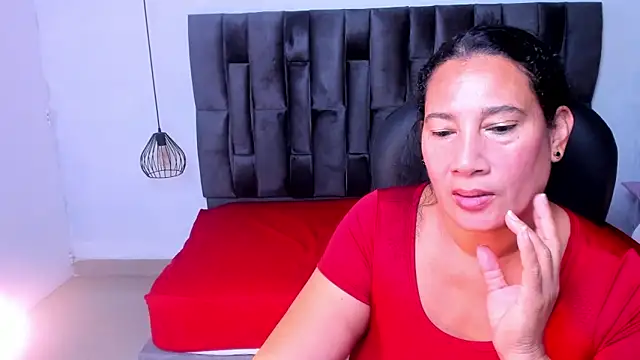Susi Lee online show from October 4, 2:11 pm