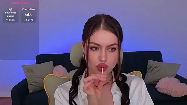 Mira Belle online show from September 27, 3:30 pm