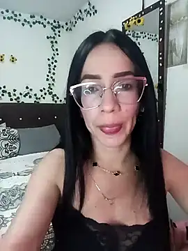 YaraDuartee online show from March 4, 1:34 am