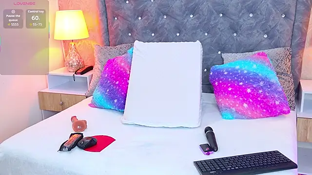 LiaTeylor online show from October 20, 7:50 pm