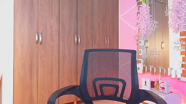 CuteFlame online show from May 10, 11:18 pm