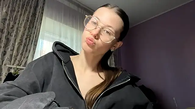 EleanoraDriere online show from September 30, 1:28 pm