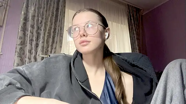 EleanoraDriere online show from September 28, 1:16 pm