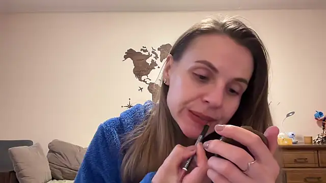 AnnieLove7722 online show from October 16, 9:45 am