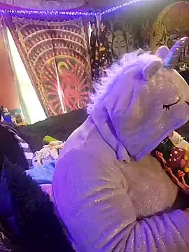 violentviolet68 online show from March 31, 7:03 pm