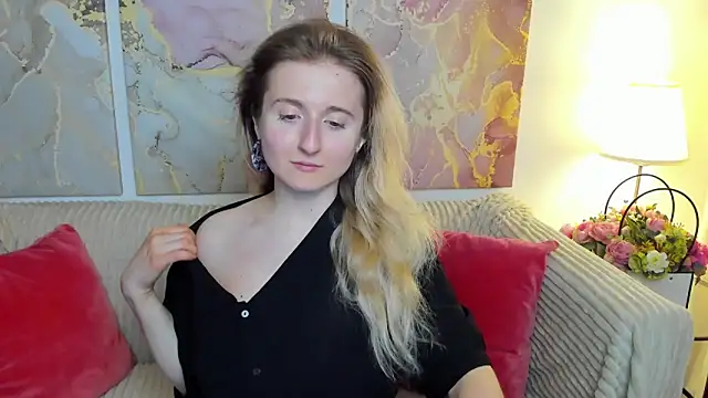 CamillaDreamer online show from May 5, 6:11 pm