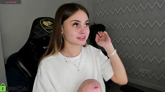 KarinaBroks online show from October 20, 9:01 am