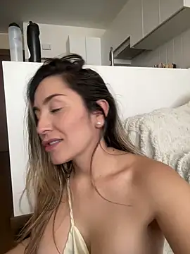 Mariana gom online show from May 12, 4:13 pm