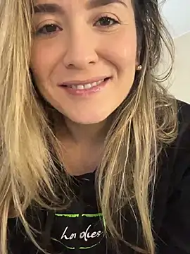 Mariana gom online show from May 26, 12:37 pm