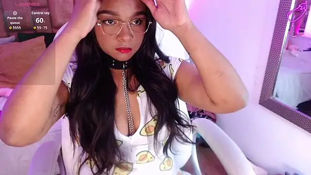 ScarlettVixen  online show from October 7, 5:12 am