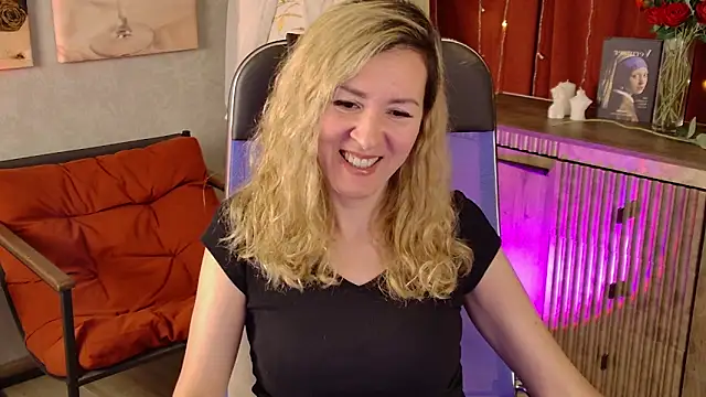 DonnaSmitth online show from May 26, 6:51 pm