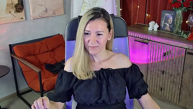 DonnaSmitth online show from May 23, 1:59 am