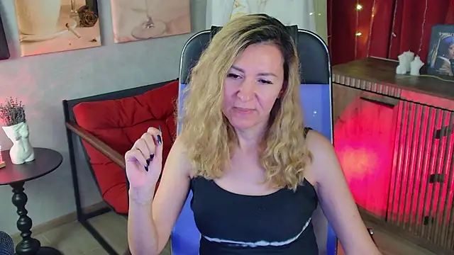 DonnaSmitth online show from May 18, 6:36 pm