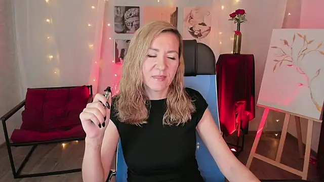 DonnaSmitth online show from February 26, 7:35 pm