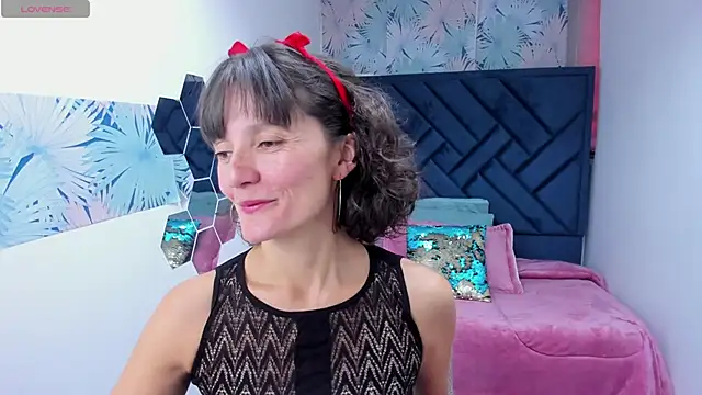 Valery More   online show from May 5, 1:14 pm