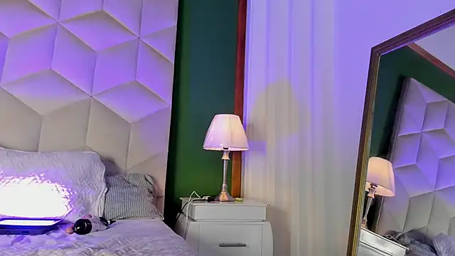 charlotte  queen online show from November 12, 2:26 pm