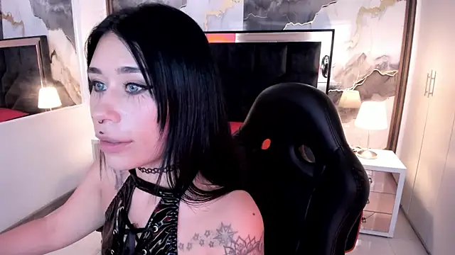 SusanVilla online show from May 11, 7:55 pm
