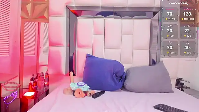 violet milleer online show from February 26, 7:46 pm