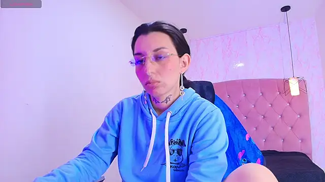 Iris  77 online show from October 11, 6:54 pm