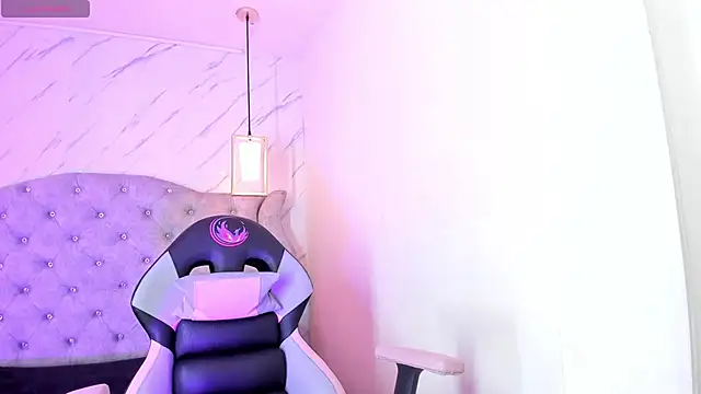 Iris  77 online show from October 6, 7:18 pm