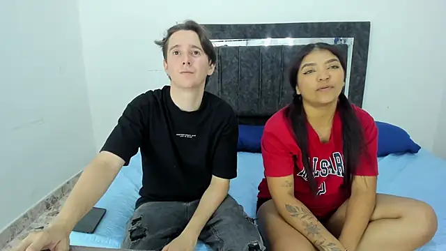 Snapshot of Vane_and_Aaron chatting on September 29, 1:00 am Vane and Aaron online show from September 29, 1:00 am