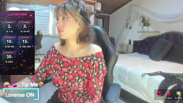 sophialyh 1 online show from May 11, 2:45 pm