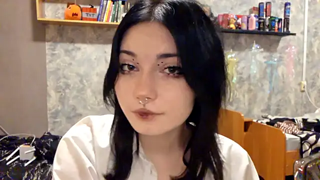 Beeping Creature online show from November 16, 7:36 pm