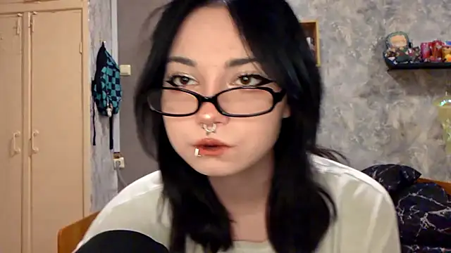 Beeping Creature online show from November 10, 6:03 pm