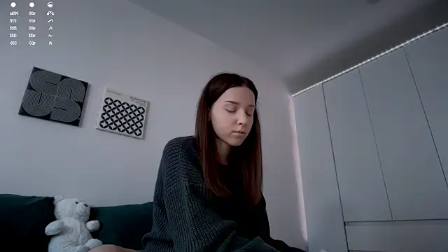 monnymoon online show from November 17, 5:19 am