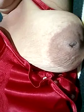 Hotmommax online show from November 25, 7:26 pm