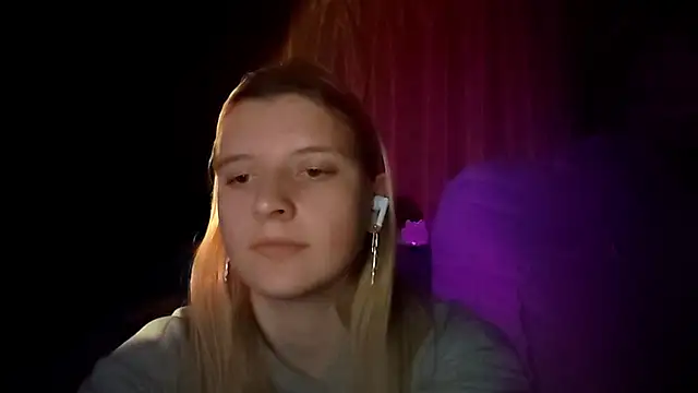 LynteriLain online show from October 7, 8:35 pm