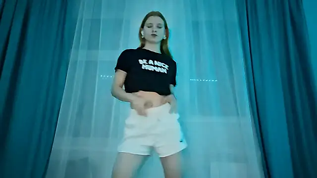 LynteriLain online show from November 9, 7:21 pm