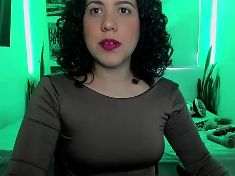 Tinawildd online show from March 29, 6:18 pm